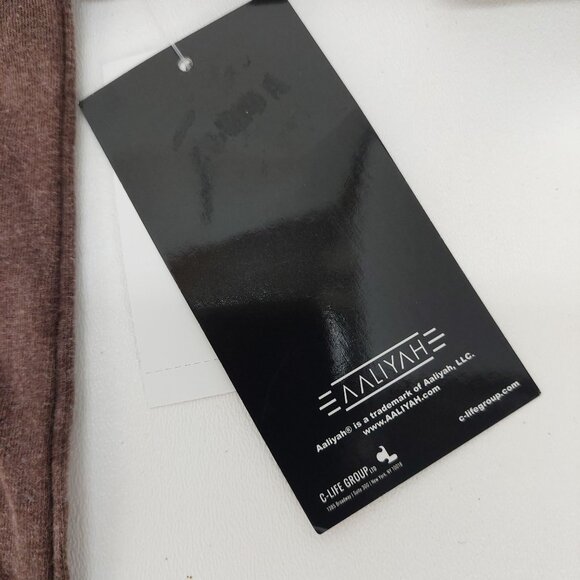 NWT Aaliyah Greatest Hits 1996 Brown Graphic T-Shirt Distressed-Washed Look 2XL - Picture 8 of 9